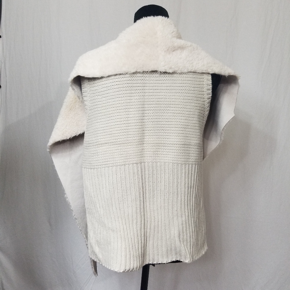 Chelsea & Theodore Faux Suede Knit Sherpa Shrug - Picture 2 of 6